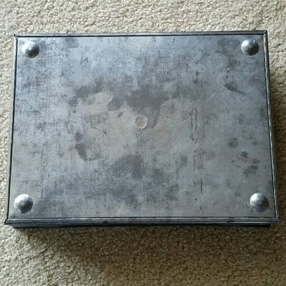 VINTAGE TIN BOX - Picture 4 of 5